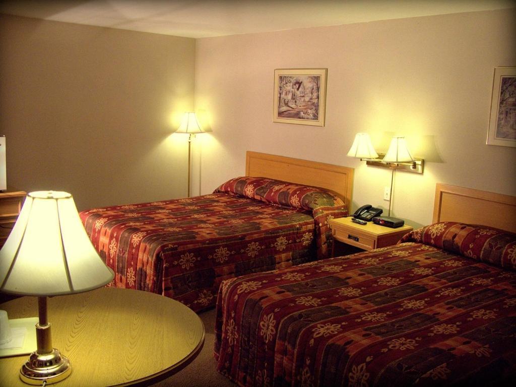 Fairview Inn Cornwall Room photo