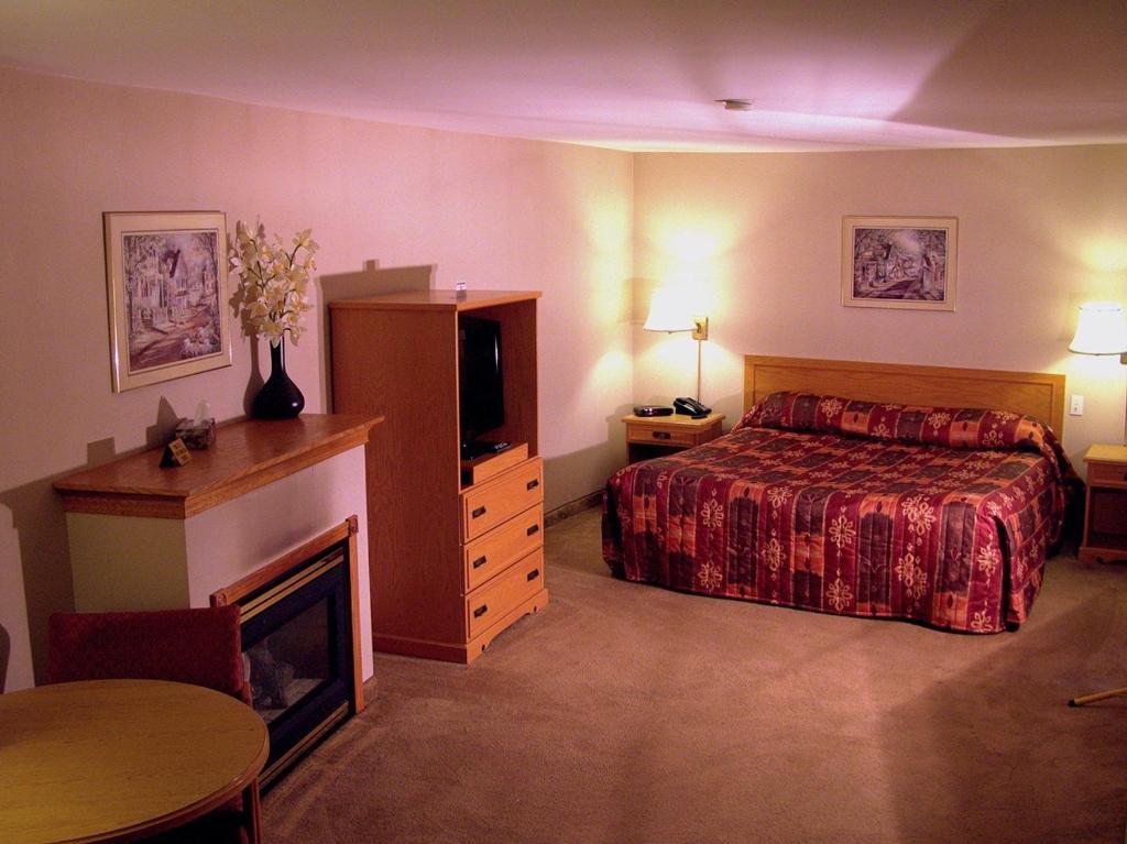 Fairview Inn Cornwall Room photo
