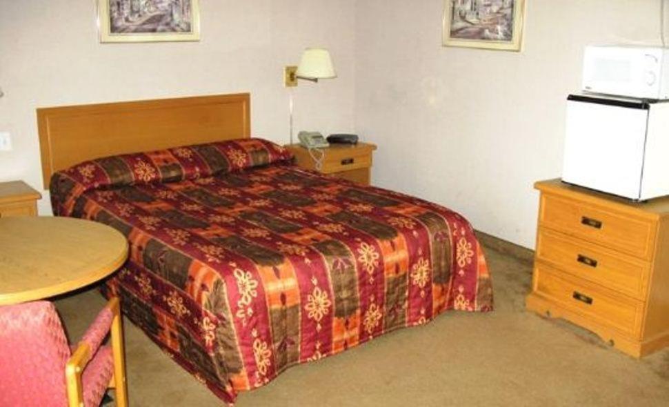 Fairview Inn Cornwall Room photo