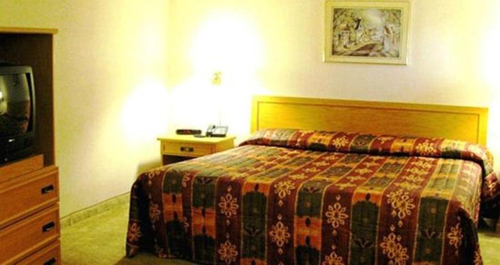 Fairview Inn Cornwall Room photo